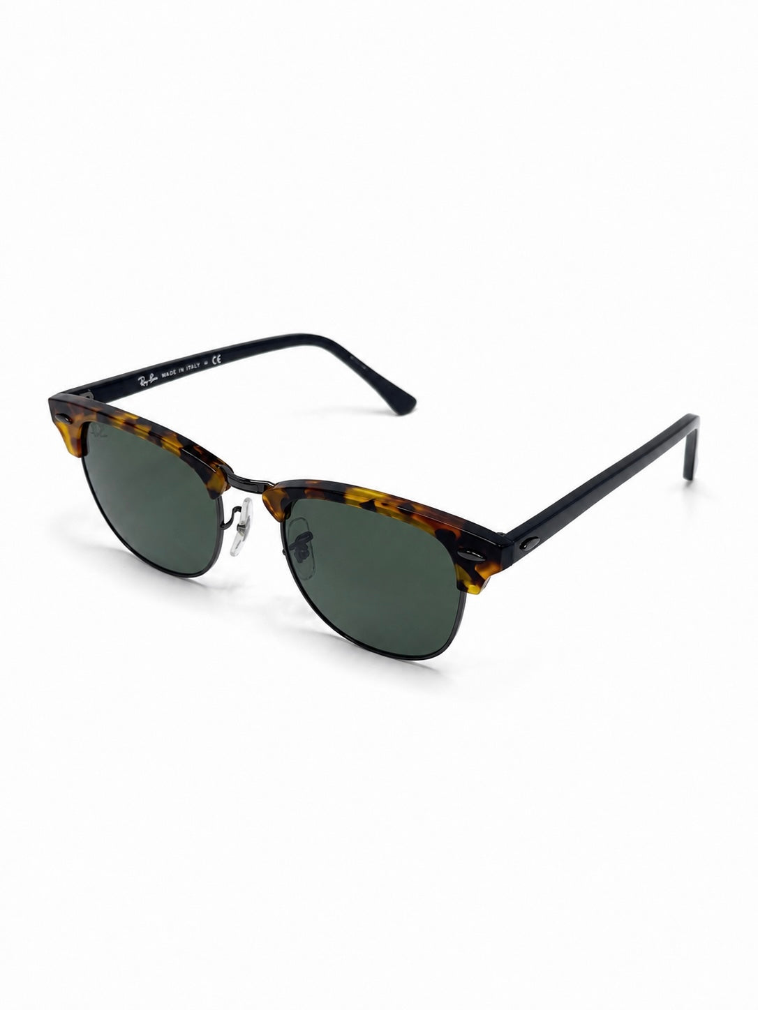 Ray-Ban RB3016 Clubmaster Fleck Tortoise Havana Black G-15 - Opposite Three Quarter White Background Made In Italy Temple